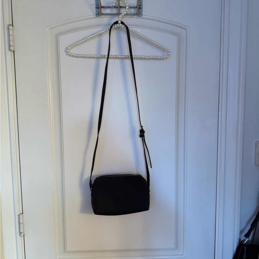 Universal Thread Black Crossbody Bag Structured Design